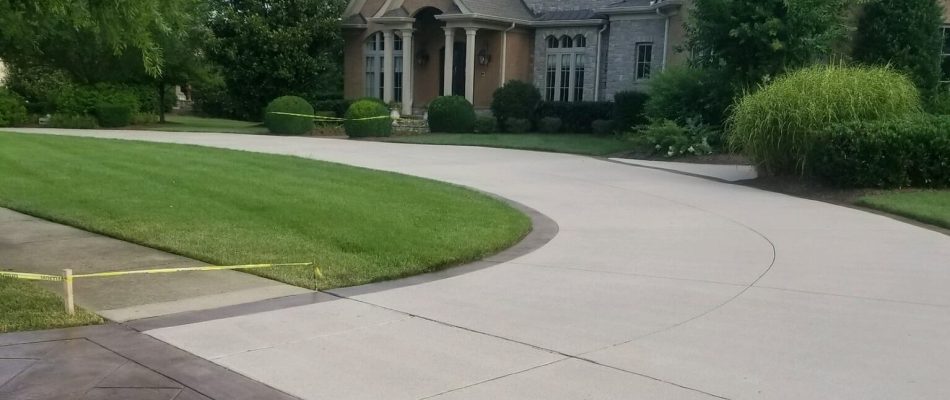 concrete-driveway concrete-driveway